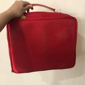 Estée Lauder make up bag